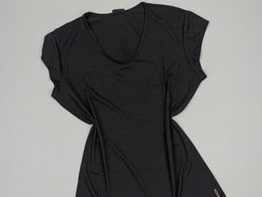 czarne t shirty w serek damskie: T-shirt damski, rozmiar S — 1