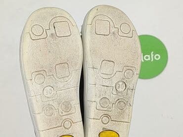 Kids' Footwear: Sport shoes 30, Used — 4