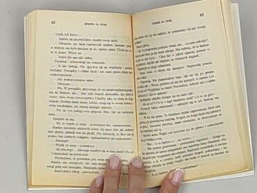 Książki: Książka, gatunek - Powieść, stan - Bardzo dobry — 3