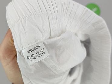 biale spodenki pull and bear: Szorty damskie, rozmiar M — 4