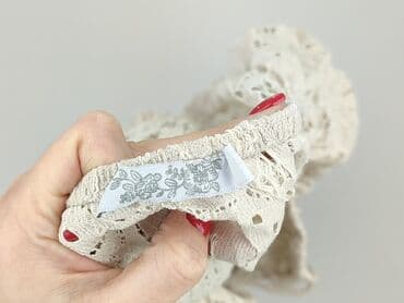 platforma z ubraniami: Bluzka damska, rozmiar M — 4