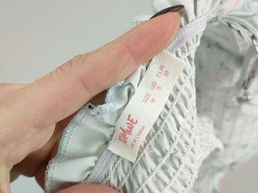 bluzki z kwiacistym wzorem: Top damski, rozmiar M — 4