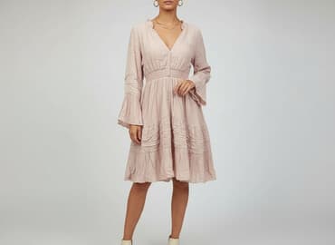 eleganckie sukienki w stylu boho: Sukienka damska, rozmiar M — 1