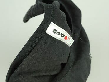 czarne koszulki damskie z nadrukiem: Футболка жіноча, розмір L — 9