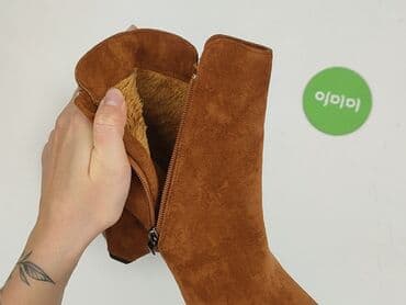 kozaki na grubej podeszwie ccc: Vices, Botki damskie, 39 — 5