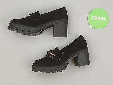 kozaki na platformie ccc: Czarne mokasyny damskie na słupku - Model: mokasyny z ozdobną — 2