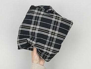 sweter pull and bear: Shorts for men, size XS — 5