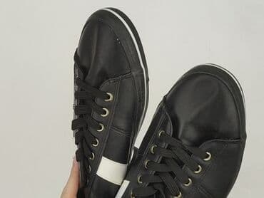 koszulka z gitara: Caprice, Sneakersy dla mężczyzn, 47 — 7