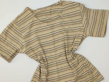 koszulka piłkarska stradivarius: T-shirt damski, rozmiar M — 1