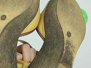 stradivarius klapki na platformie: Sandały damskie, rozmiar 38 — 6