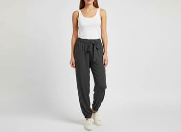 stradivarius spodnie cargo czarne: Stradivarius, Spodnie materiałowe damskie, rozmiar S — 1