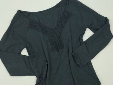 bluzka czarna z dekoltem v: Women's blouse, size S — 1