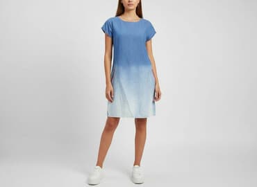 sukienki dżinsowe dla puszystych: Sukienka damska, rozmiar M — 1