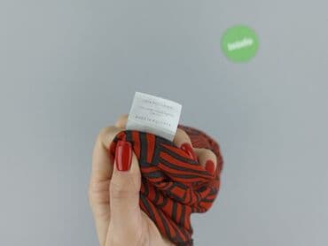 krótkie spodenki i marynarka: Жіноча блуза, розмір S — 5