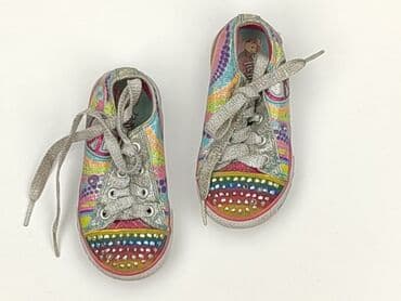 Buty sportowe: Buty sportowe 22, Używany