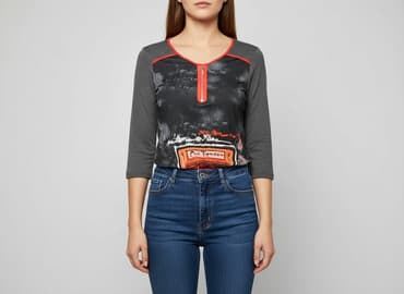 ubrania artystyczne: T-shirt damski, rozmiar S — 1