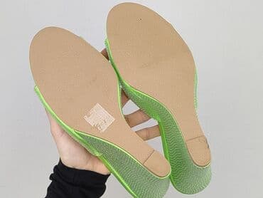 zapięcie do stroju kąpielowego: Klapki damskie, 39 — 4