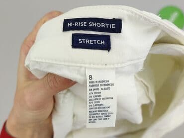 krótkie spodenki i nogi z cellulitem: American Eagle, Szorty damskie, rozmiar M — 5