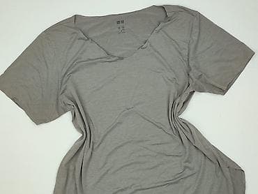basic t shirty: Uniqlo, Women`s T-shirt, size M — 1