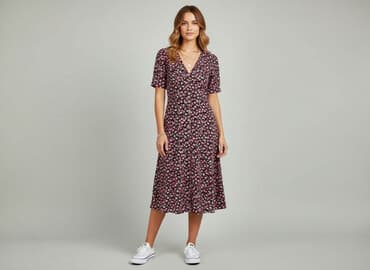 prosta sukienka z bufiastymi rękawami: Women`s dress, size M — 1