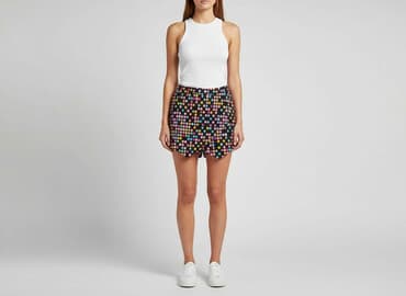 obcisłe krótkie spodenki: Shorts for women, size S — 1