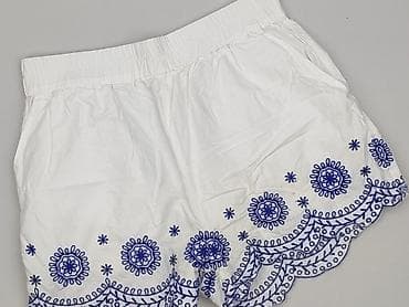 biale spodenki pull and bear: Szorty damskie, rozmiar M — 1