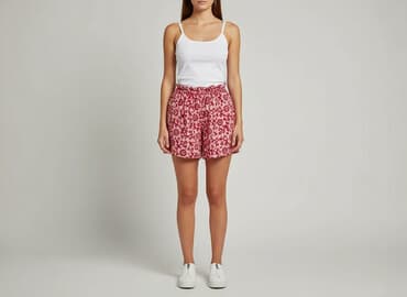 spodnie z hello kity: Szorty damskie, rozmiar L — 1