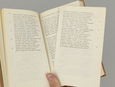 Książki: Książka, gatunek - Literatura faktu, stan - Bardzo dobry — 5