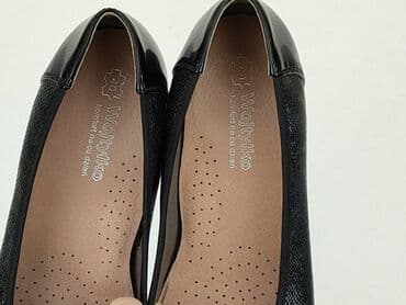 hello kitty kapcie: Półbuty damskie, rozmiar 40 — 7