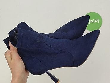 ccc nike dunk: Ботильйони та черевики жіночі, розмір 39 на lalafo.pl — 5 ccc nike dunk: Ботильйони та черевики жіночі, розмір 39 — 5