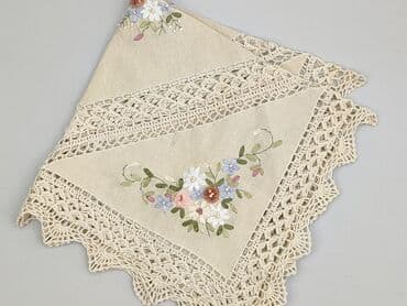 serwetki haftowane: Serwetka 70 x 70, kolor - Beżowy, stan - Bardzo dobry — 1
