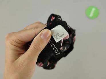 bluzka czarna z dekoltem v: H&M, Women's blouse, size 2XS — 5