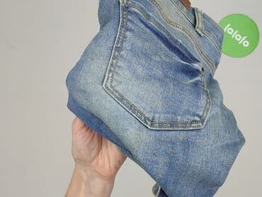 krótkie spodenki i nogi z cellulitem: Promod, Szorty damskie, M — 4