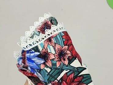 hello kitty spodnie świąteczne: Szorty damskie, rozmiar M — 6