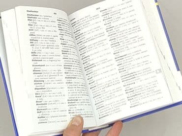 Książki: Książka, gatunek - Edukacyjna, stan - Idealny — 4