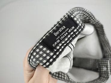 pull and bear kombinezon czarny: Bershka, Spodnie materiałowe damskie, rozmiar S — 4