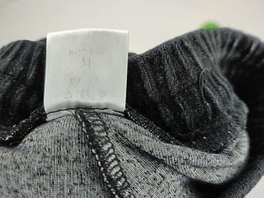 czarne bluzki basic: Legginsy Sportowe damskie, rozmiar M — 4