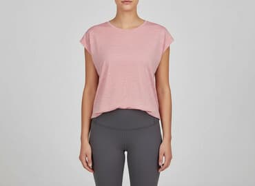 real madryt koszulka rozowa: Women`s T-shirt, size S — 1