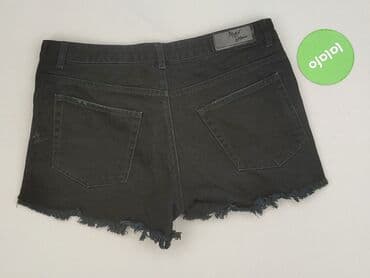 czarne krótkie spodenki z dziurami: Denim, Szorty damskie, rozmiar M — 3