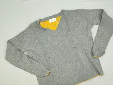 c and a sweter: Women`s sweater, size XS — 1