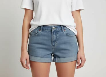 krótkie spodenki i nogi z cellulitem: Rinascimento, Szorty damskie, M — 6