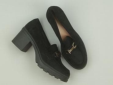 kozaki na platformie ccc: Czarne mokasyny damskie na słupku - Model: mokasyny z ozdobną — 1