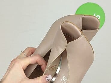 beżowe buty na koturnie ccc: Półbuty damskie, 37 — 8