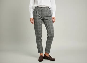 spodnie z zapięciem na nogawkach: Material trousers for women, size S — 1