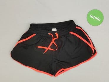 krótkie spodenki i czarne adidasy: Shorts for women, size L — 2