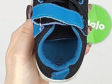 second hand clothes in bulk: Buty sportowe 22, Używany — 5