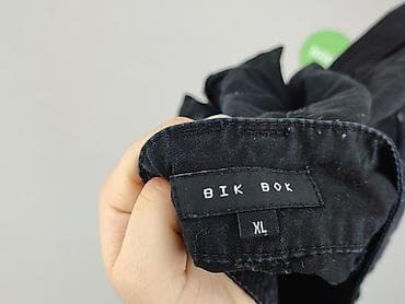 black tailored shorts: Bik Bok, Szorty damskie, rozmiar XL — 4