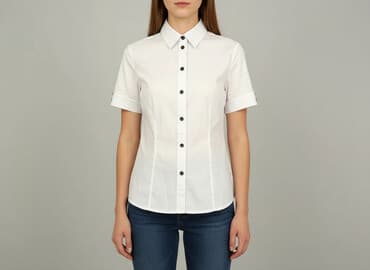 biała koszula damska z aplikacją: Сорочка жіноча, розмір M на lalafo.pl — 1 biała koszula damska z aplikacją: Сорочка жіноча, розмір M — 1