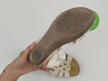 sandały koturna ccc: Sandals for women, size 39 — 4