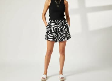 krótkie spodenki w panterke: Esmara, Szorty damskie, rozmiar S — 6